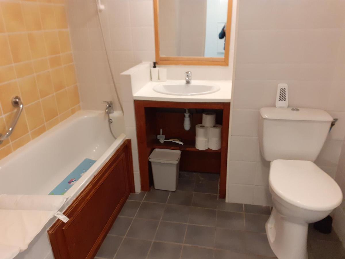 Appartement Dans Residence De Tourisme Besse-et-Saint-Anastaise Eksteriør bilde